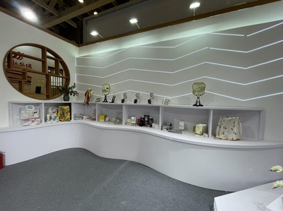 攜文創(chuàng)參展，塑生活美學(xué) 江蘇省美術(shù)館在蘇州創(chuàng)博會(huì)踐行“藝術(shù)生活化”